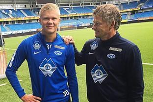 英超首次助攻，吉滕斯本赛季各项赛事助攻数为切尔西队内最多