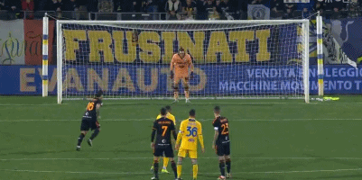 罗马诺：尤文知道三家英超俱乐部联系了道路，球员希望转会（罗马诺：尤文知悉三家英超队已与道路接触，球员有意转会）
