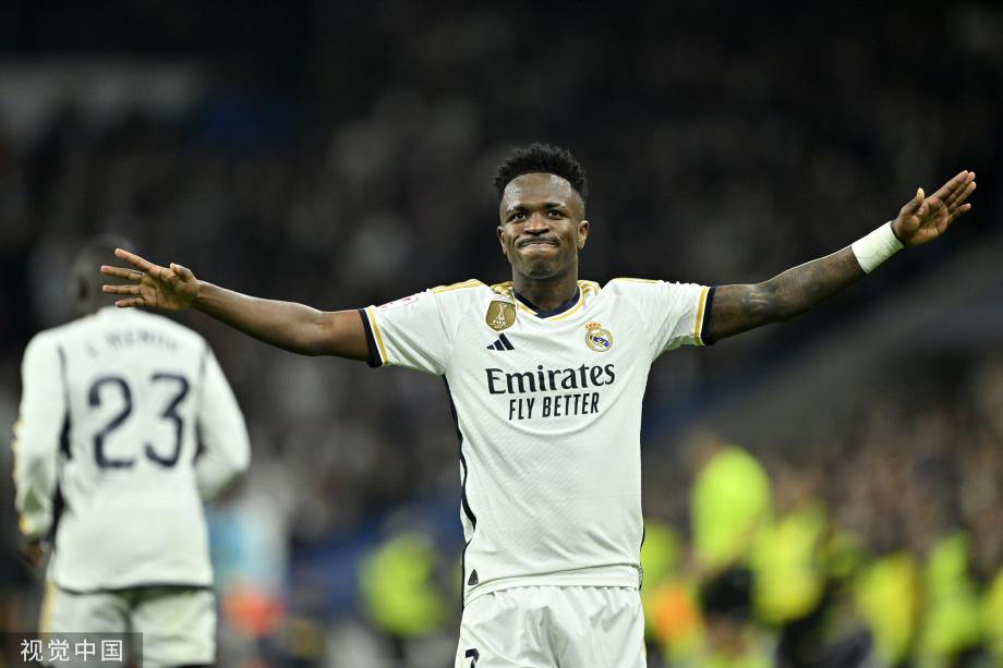 官方：多特与34岁第二门将亚历山大-迈尔续约至2027年