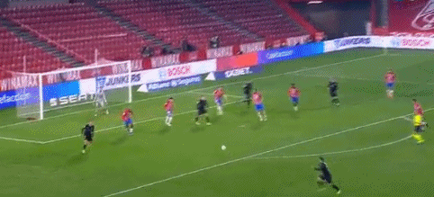 190km发球时速+肩伤隐患！郑钦文退赛是怕输？休养后能更强吗？