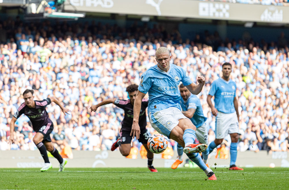 希勒评英超本轮最佳阵容：埃泽领衔，内托、皮克福德等人在列